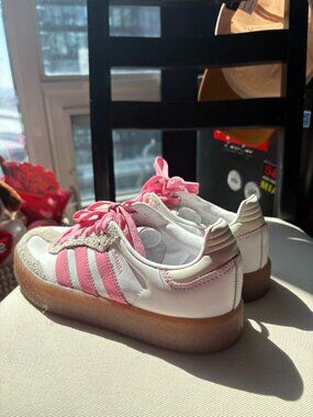womens adidas samba platform pink and white tennis shoe.